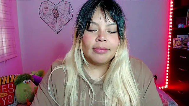 دردشة EllieMoonX الجنسية المباشرة