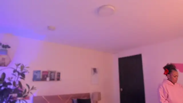 XXX chat uživo modela YariRose