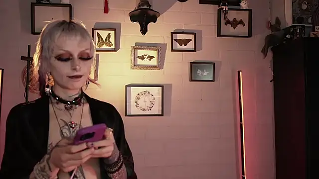 Chatroom XXX en direct de insania_9999_