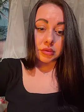 DaisyStreet Adlı Modelin Canlı XXX Sohbeti