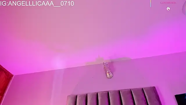 Chat XXX en directo de Little_Angelica18