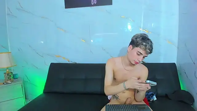 Alex_jeins_at's Live XXX Chat