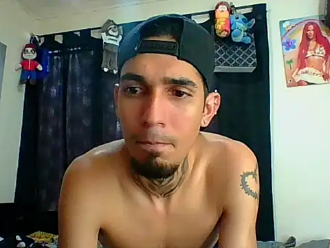 Show modela Stiward_newman na web-kameri