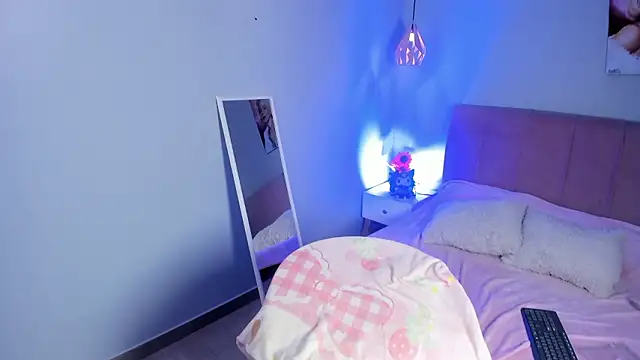 XXX chat uživo modela ela_petit