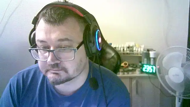 Živý XXX chat SirAbuser