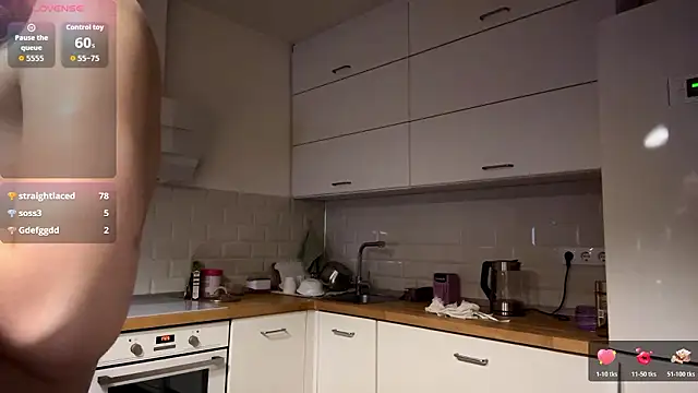 ElfriedaZwack 现场XXX聊天