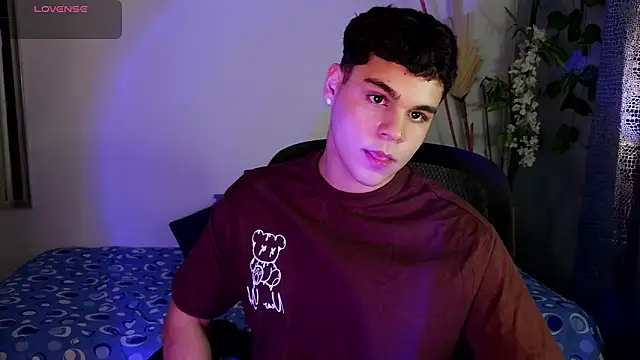 Chat +18 de eithan_jonnes ao vivo