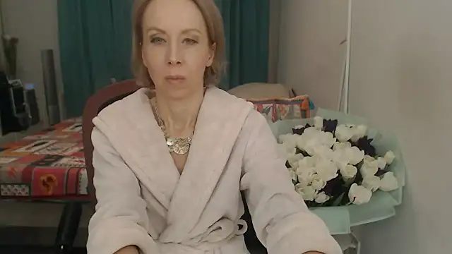 LuxuryNika's Live XXX Chat