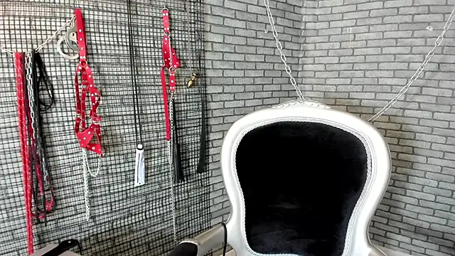 Chatroom XXX en direct de Briana_24