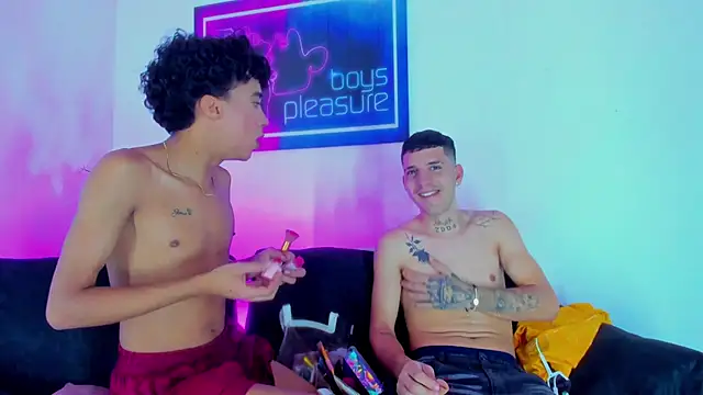Pleasure_boys_hot Adlı Modelin Web Kamerası Şovu