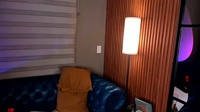 Chat +18 de Abby_Saenz01 ao vivo