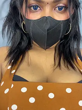 Chat XXX en directo de __Tamil_Hot_Chellakutty__