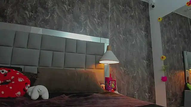 yiyisandoval 即時 XXX 聊天