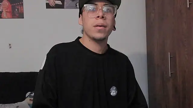 Dirty_Pleasure69 即時 XXX 聊天