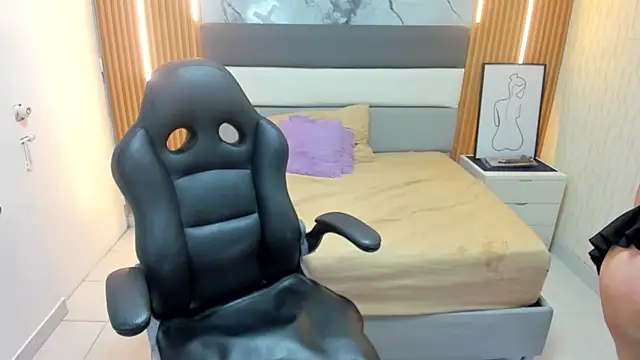 Chat XXX en directo de LEYNABRAUN