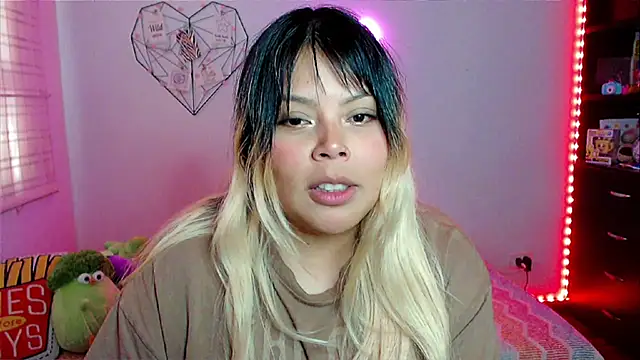 Chat XXX en directo de EllieMoonX