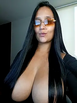 دردشة Esmeralda333 الجنسية المباشرة