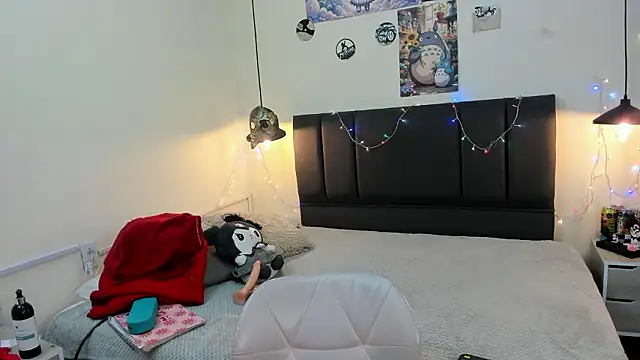 _ScarletRose Adlı Modelin Canlı XXX Sohbeti