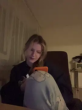 MaryHiggins Adlı Modelin Canlı XXX Sohbeti