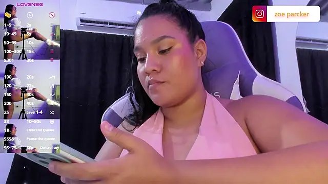 ZoeParcker élő XXX-chatje