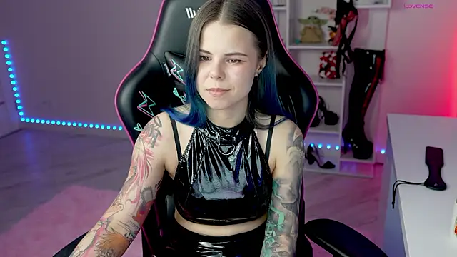 QueenAliceX 即時 XXX 聊天