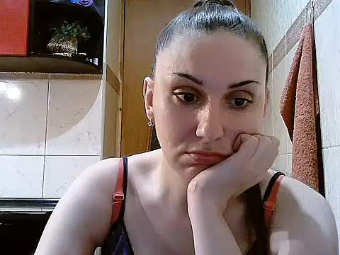 Lacmi30 即時 XXX 聊天