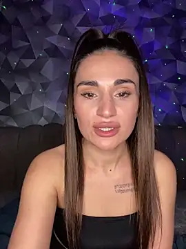 MonikaSi 即時 XXX 聊天