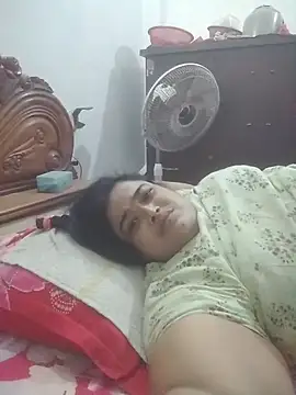 momo_loves' Live XXX Chat