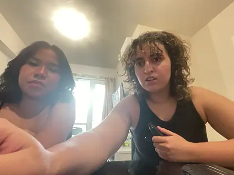 Chat +18 de yassiestar ao vivo