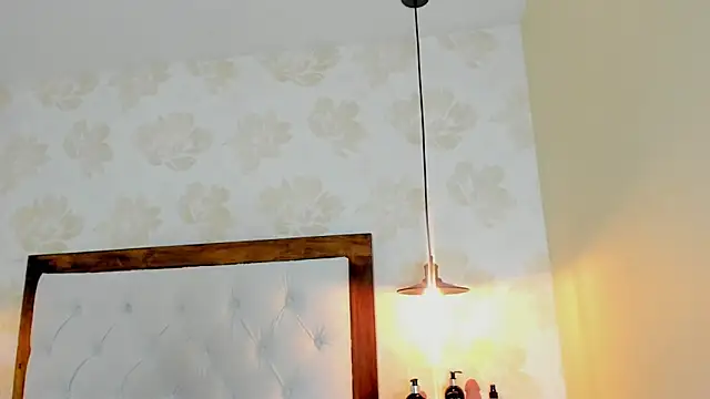 IRISCLARK1 Live XXX-Chat