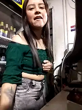 karlagiraldo198 现场XXX聊天