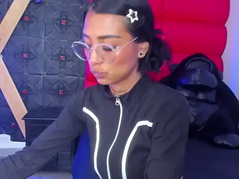 KarlaSlutSkinny__ Live XXX-chat