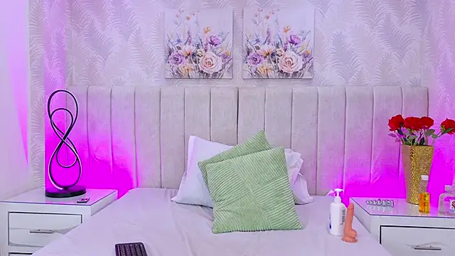 SaraLugo Adlı Modelin Canlı XXX Sohbeti