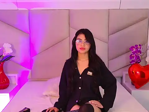 Chat +18 de OliviaDiaz ao vivo