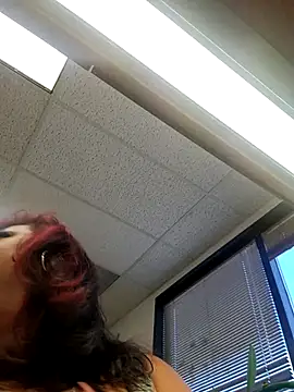 Chatroom XXX en direct de Erotic_nayma