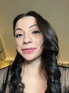 Chat +18 de Layana_Ro ao vivo