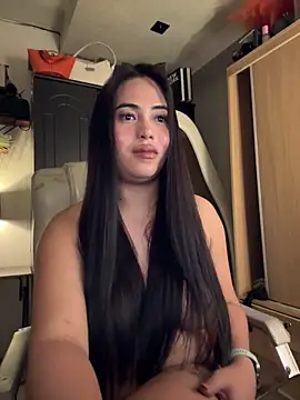 Chat +18 de BigDominaMia ao vivo