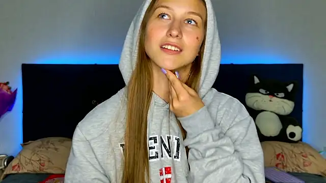 MissEmilyMiller Adlı Modelin Canlı XXX Sohbeti