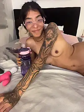 TweetiePieXXX Chat XXX live