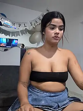 Kaily_Sweet16 Chat XXX in diretta