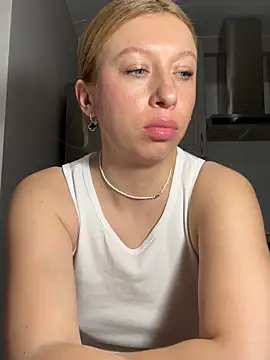 Kittie_Valentine: απευθείας συνομιλία ΧΧΧ