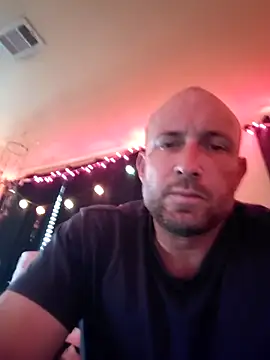 Chatroom XXX en direct de Brucejuce6669