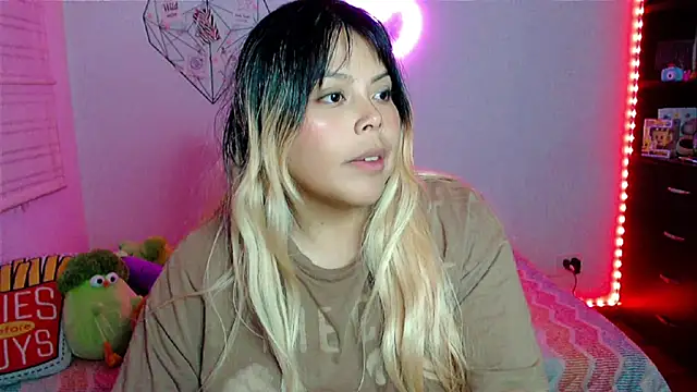 Chat XXX en directo de EllieMoonX
