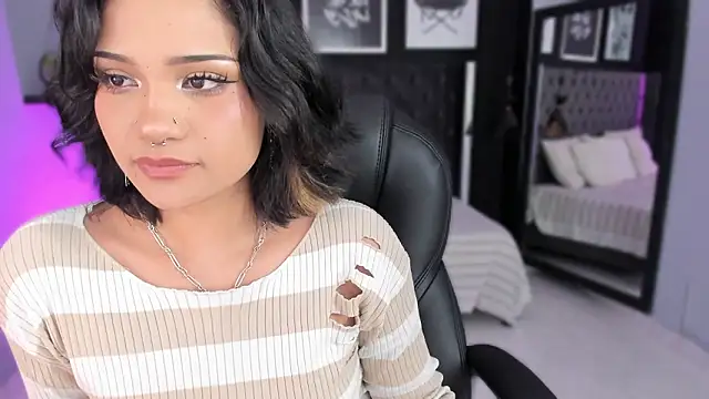 renee_shelby_のライブXXXチャット