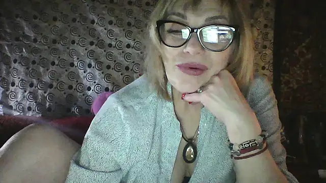 Chat +18 de Lia_Ray ao vivo