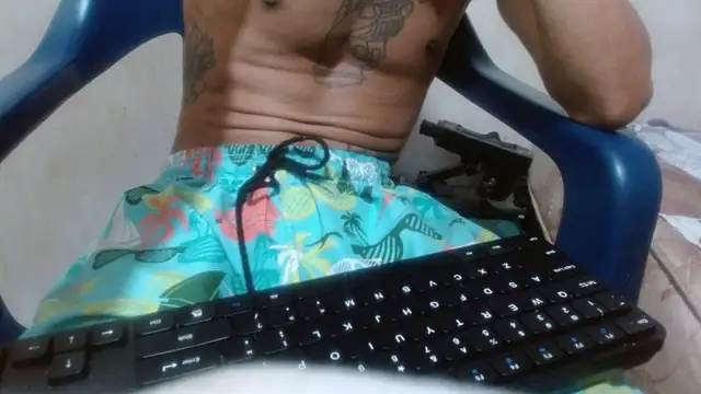 femboy_bigcock Show in webcam