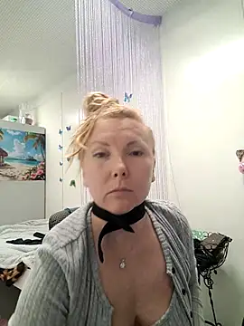 دردشة JenyJanys الجنسية المباشرة