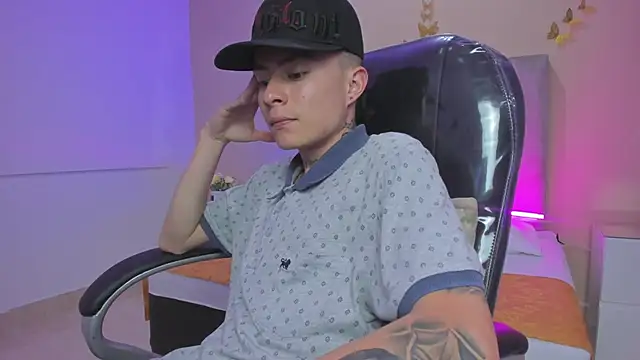 แชท XXX สดของ Nascary_Fox