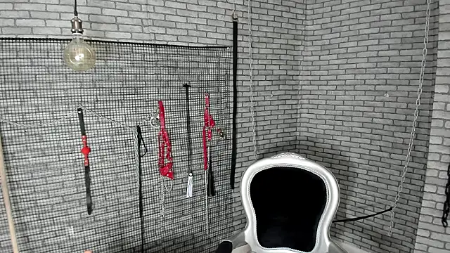 Briana_24 Chat XXX in diretta