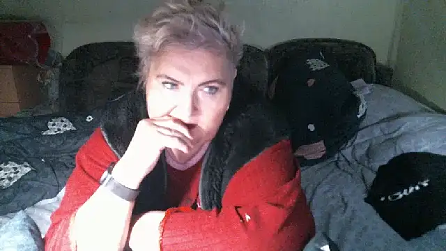 Lana555: διαδικτυακό σόου στην κάμερα